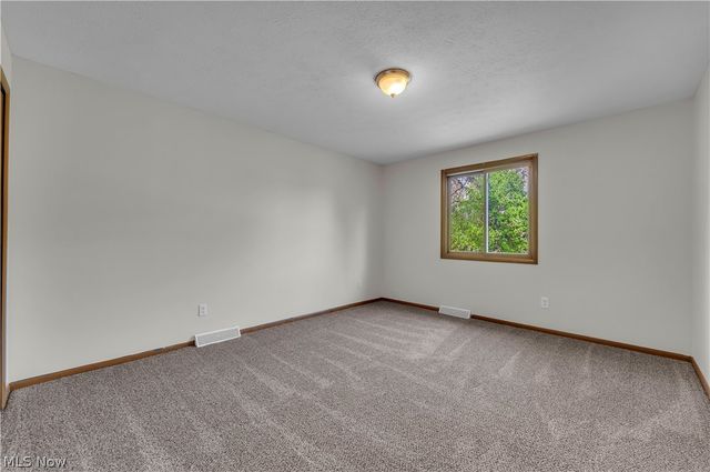 2540 Charney Road, University Heights, OH 44118