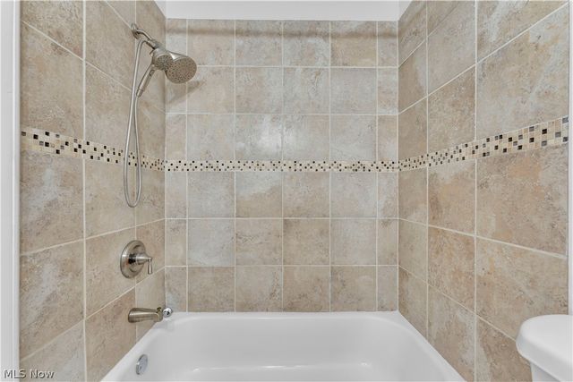 2540 Charney Road, University Heights, OH 44118