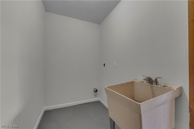 2540 Charney Road, University Heights, OH 44118