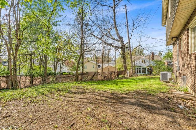 2540 Charney Road, University Heights, OH 44118