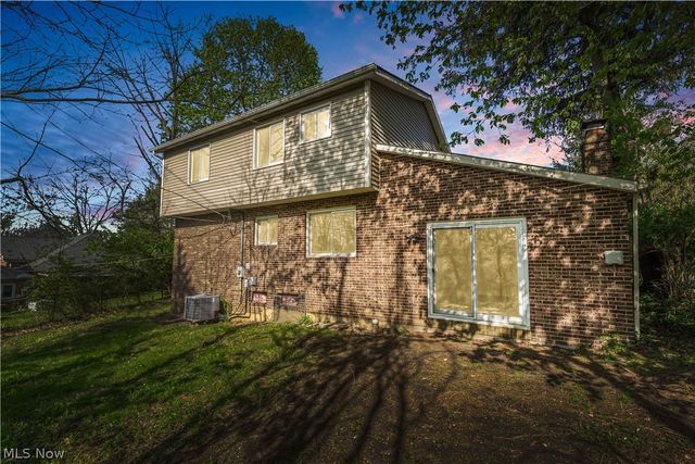 2540 Charney Road, University Heights, OH 44118