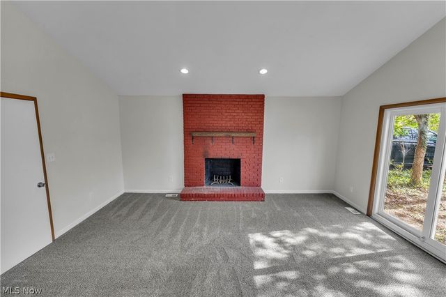 2540 Charney Road, University Heights, OH 44118