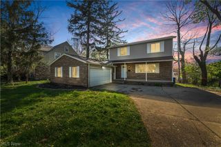 2540 Charney Road, University Heights, OH 44118