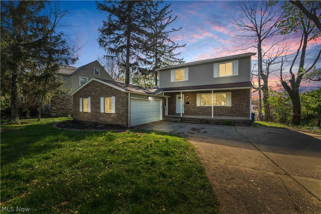 2540 Charney Road, University Heights, OH 44118