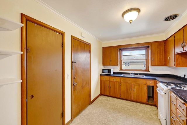 914 High Street, Madison, WI 53715