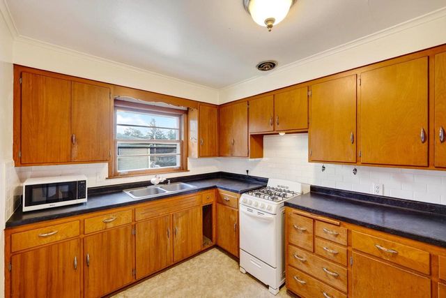 914 High Street, Madison, WI 53715