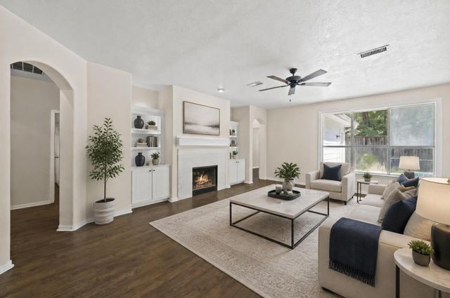 54 Wrens Song Place, The Woodlands, TX 77382