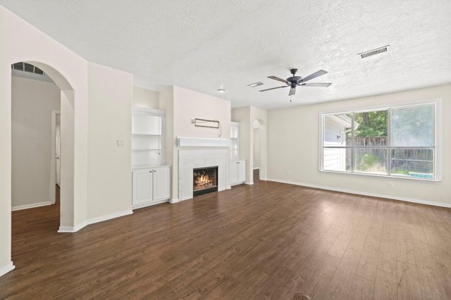 54 Wrens Song Place, The Woodlands, TX 77382