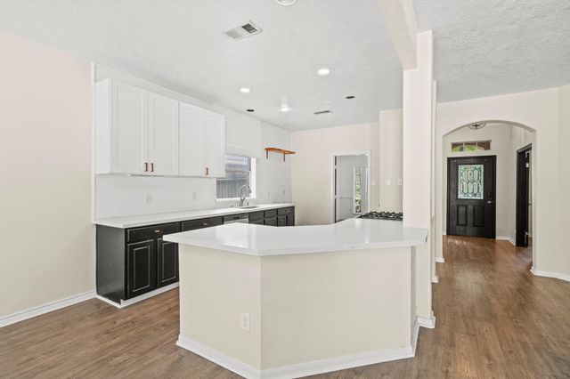 54 Wrens Song Place, The Woodlands, TX 77382