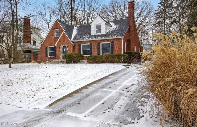 627 Greenwood Avenue, Akron, OH 44320