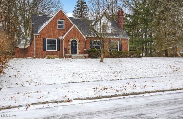 627 Greenwood Avenue, Akron, OH 44320