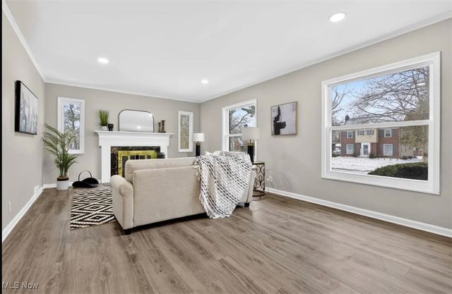 627 Greenwood Avenue, Akron, OH 44320