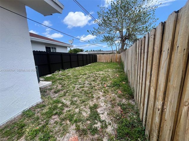 15741 NW 40th Court B, Miami Gardens, FL 33054