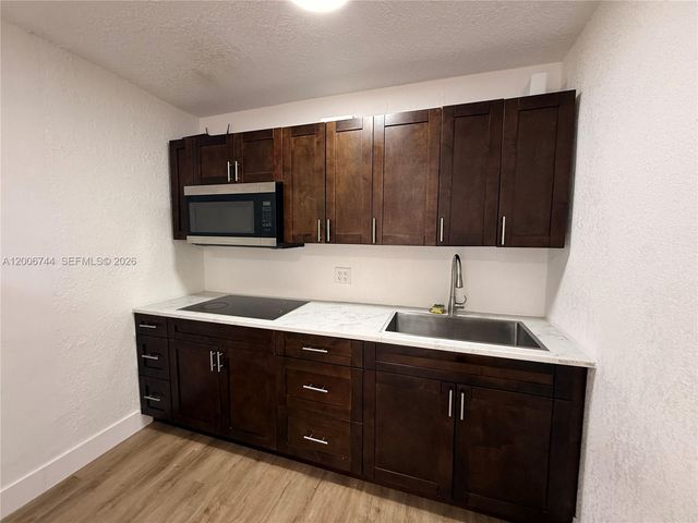 15741 NW 40th Court B, Miami Gardens, FL 33054