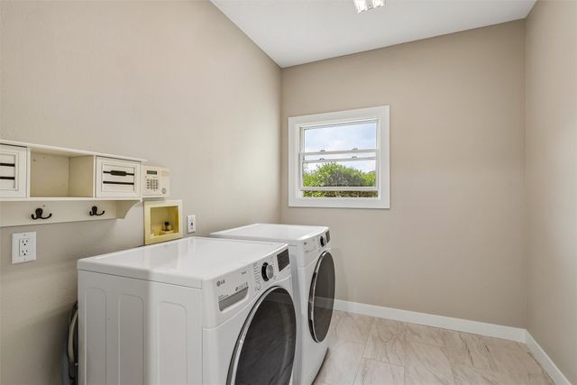 7802 Boulder Drive, West Des Moines, IA 50266