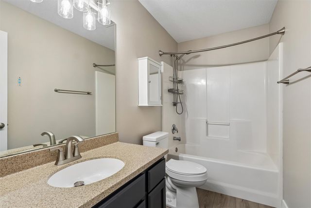 7802 Boulder Drive, West Des Moines, IA 50266