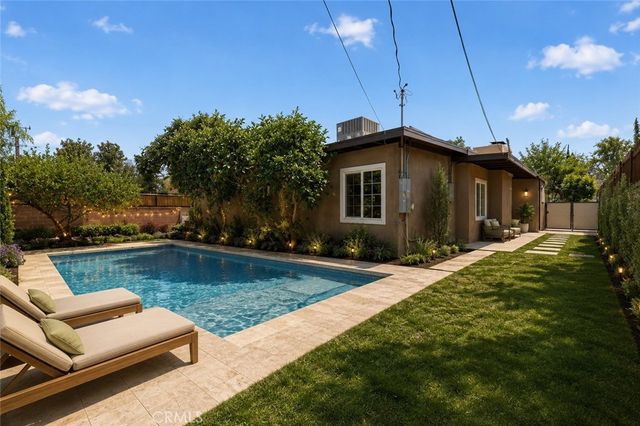 10227 Mcvine, Sunland, CA 91040