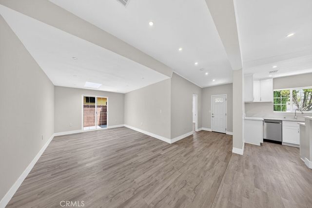 10227 Mcvine, Sunland, CA 91040