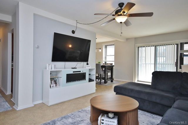 25 Stewart Place 412, Mount Kisco, NY 10549