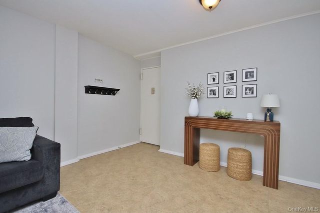 25 Stewart Place 412, Mount Kisco, NY 10549