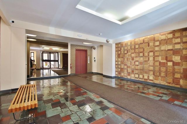 25 Stewart Place 412, Mount Kisco, NY 10549