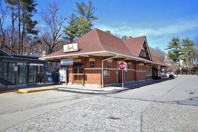 25 Stewart Place 412, Mount Kisco, NY 10549