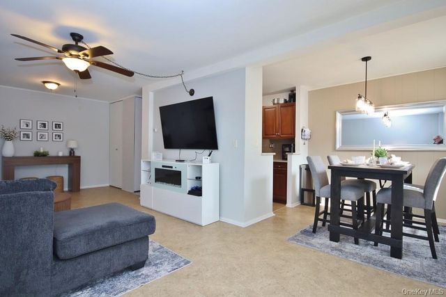 25 Stewart Place 412, Mount Kisco, NY 10549