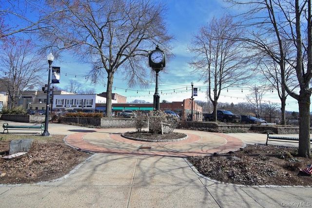 25 Stewart Place 412, Mount Kisco, NY 10549