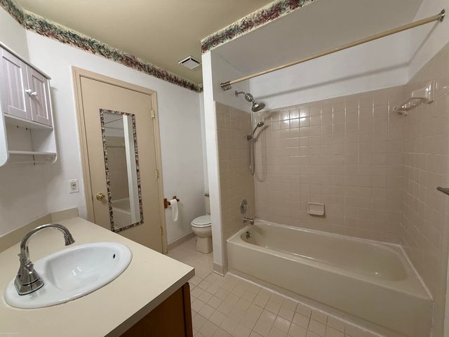 38573 Wellington Drive, Clinton Twp, MI 48036