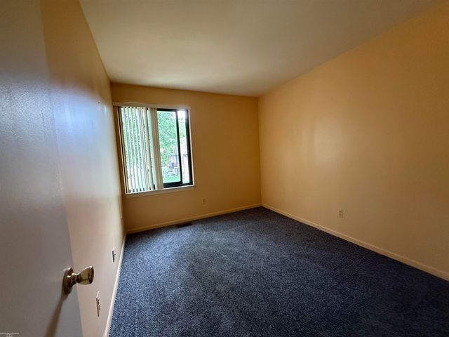 38573 Wellington Drive, Clinton Twp, MI 48036