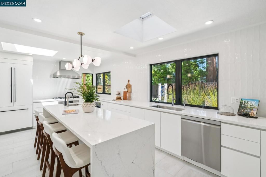Image 23 of property listing at 3646 Happy Valley Rd, Lafayette, CA 94549