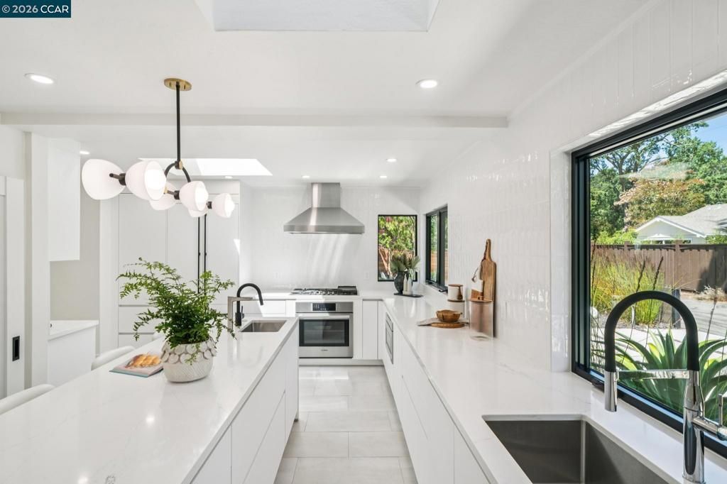 Image 24 of property listing at 3646 Happy Valley Rd, Lafayette, CA 94549