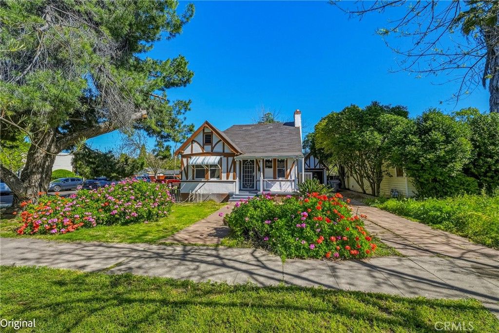 Image 2 of property listing at 261 W 26th, Merced, CA 95340