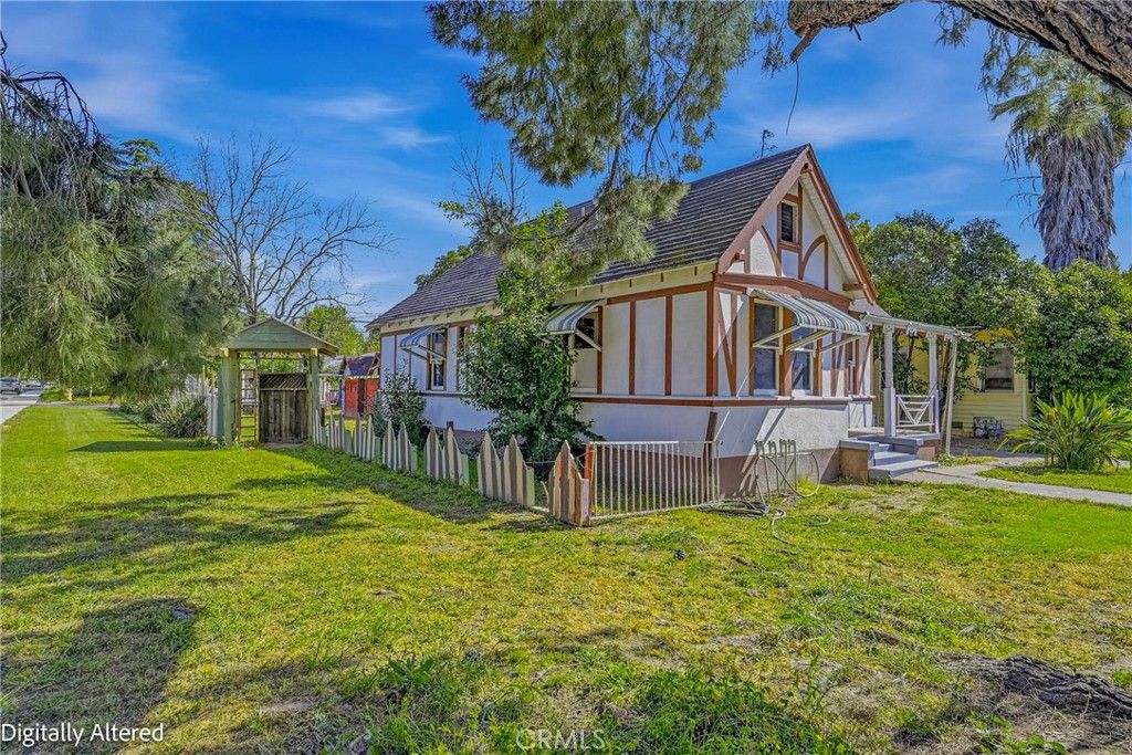 Image 7 of property listing at 261 W 26th, Merced, CA 95340