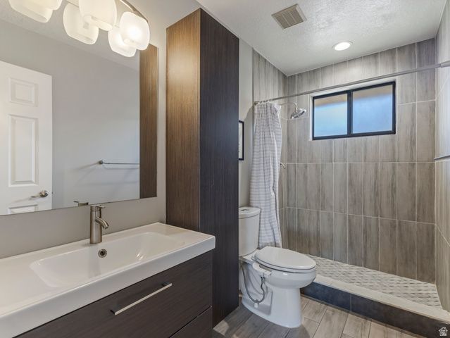 22 E 525 N, Layton, UT 84041