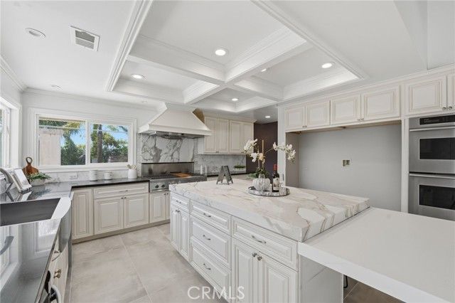 940 N Silent Ranch Drive, Glendora, CA 91741