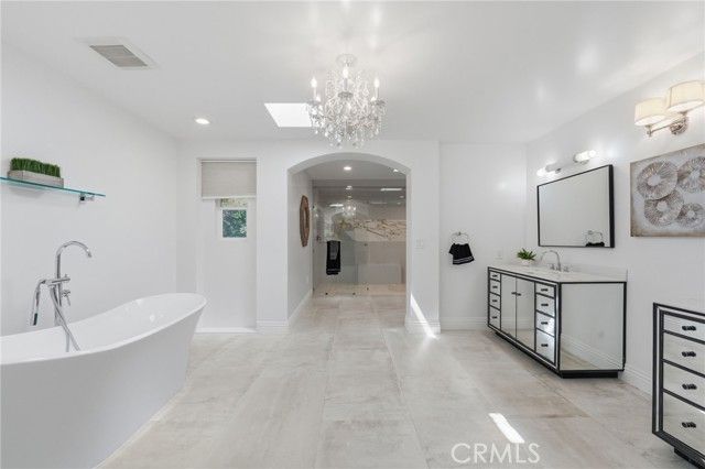 940 N Silent Ranch Drive, Glendora, CA 91741