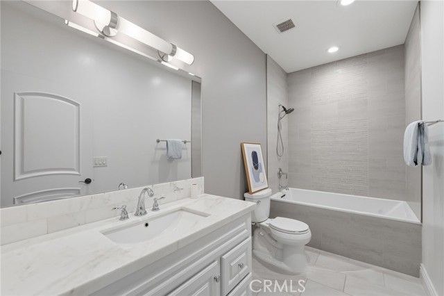 940 N Silent Ranch Drive, Glendora, CA 91741