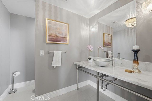 940 N Silent Ranch Drive, Glendora, CA 91741