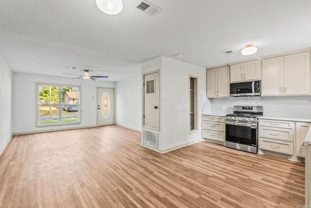 32 Ross Circle, Jacksonville, AR 72076