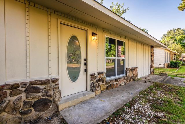 32 Ross Circle, Jacksonville, AR 72076