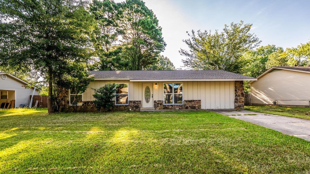 32 Ross Circle, Jacksonville, AR 72076