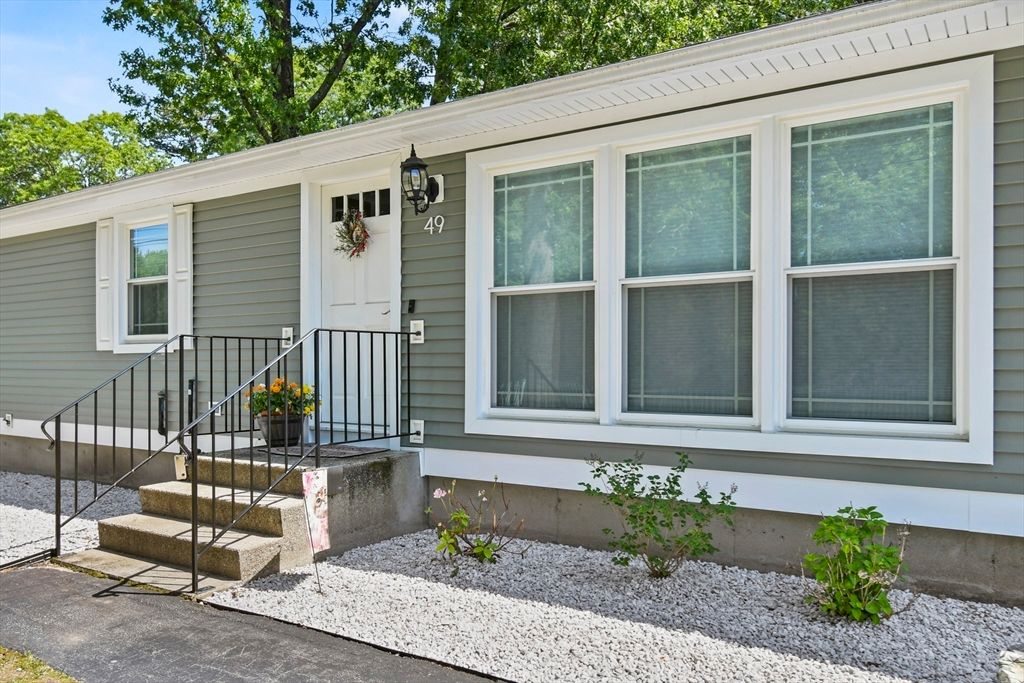 49 Anson Street, Chicopee, MA 01020