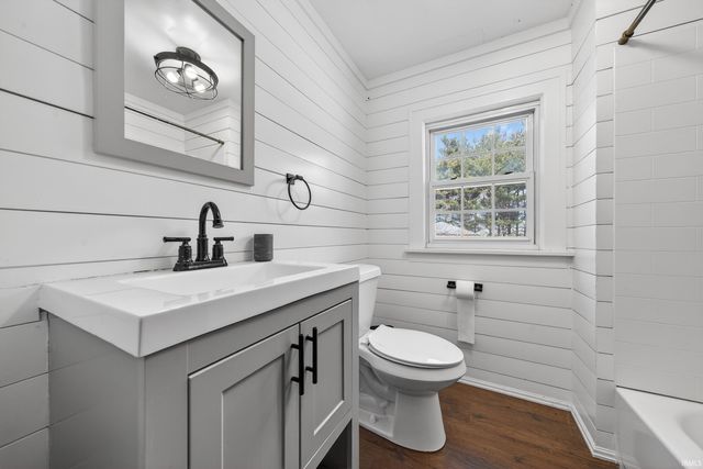 8010 W County Road 400 N, Royal Center, IN 46978