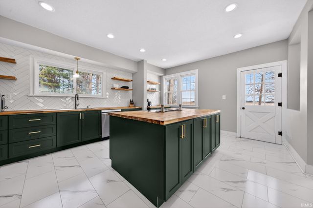 8010 W County Road 400 N, Royal Center, IN 46978