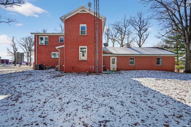 8010 W County Road 400 N, Royal Center, IN 46978