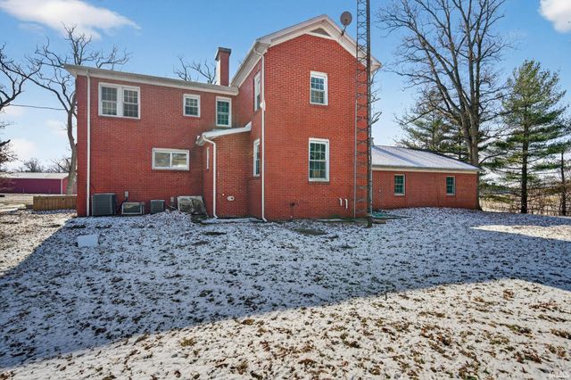 8010 W County Road 400 N, Royal Center, IN 46978