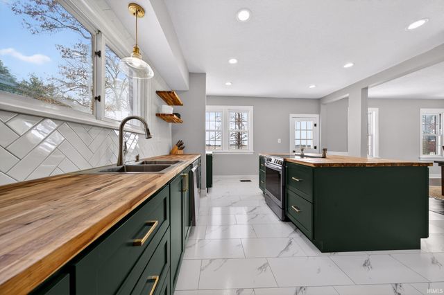 8010 W County Road 400 N, Royal Center, IN 46978