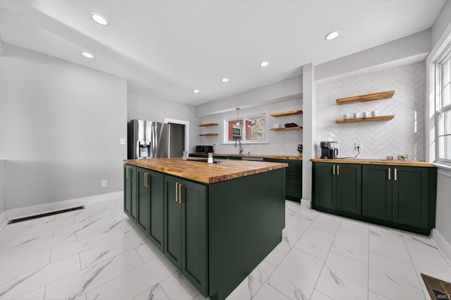 8010 W County Road 400 N, Royal Center, IN 46978