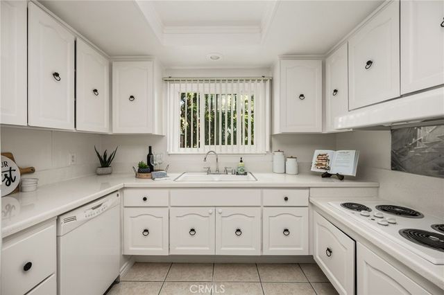 808 Ronda Mendoza C C, Laguna Woods, CA 92637